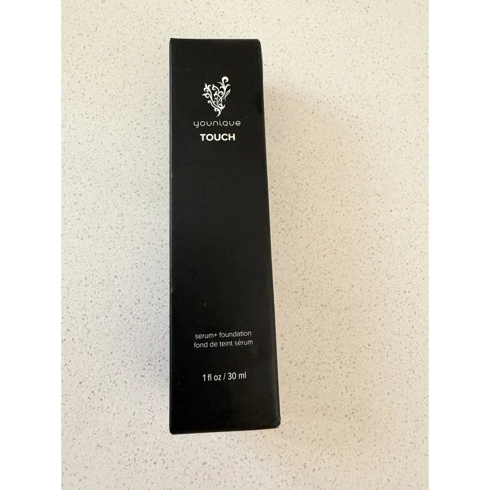 YOUNIQUE TOUCH serum+ foundation Color Challis